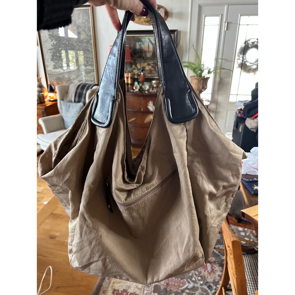 Hobo International Oversized Slouchy Tote Bag Taupe Nylon Black Leather Handles - Picture 3 of 6
